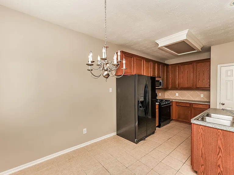 814 Forest Ivy Ln — Photo 7