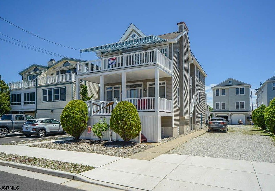 1st image of 617 Pleasure Ave Floor 2
