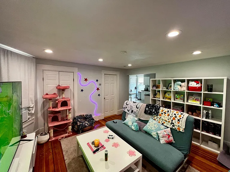93 Easton St #3 — Photo 4