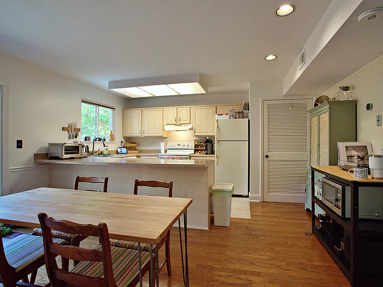1450 Greenmont Ct — Photo 9