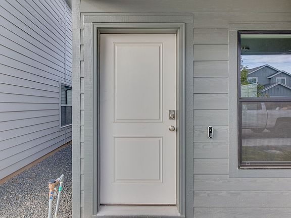 2nd image of 1652 S Sunseeker Ln