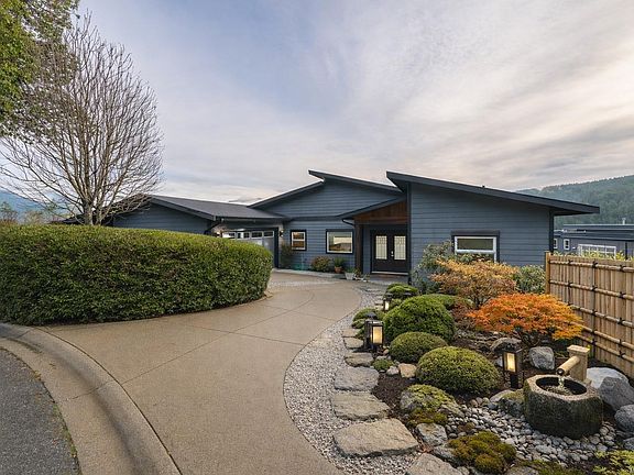 2nd image of 1060 Shore Pine Close #28