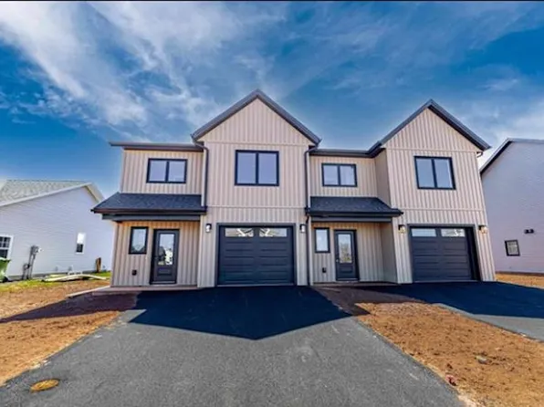 59 Essex Cres, Charlottetown, PE C1E 3J4