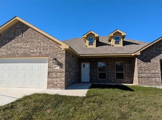 117 Brittons Ln, Runaway Bay, TX 76426