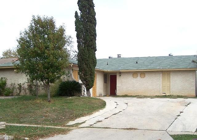 1st image of 3318 Meadow Dr