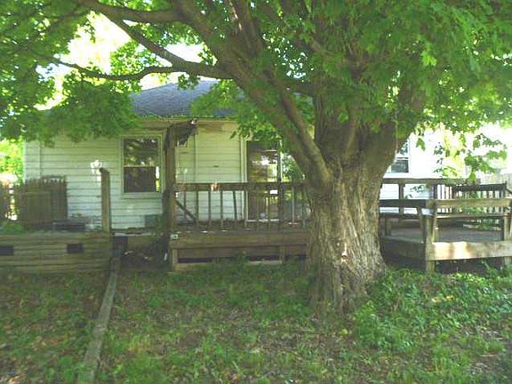 3rd image of 2645 W 22nd St