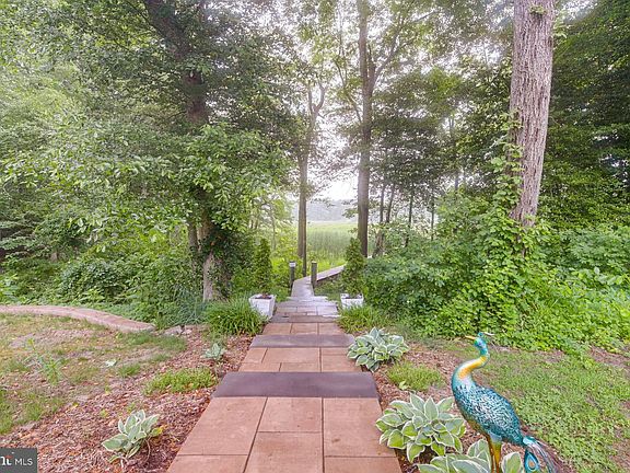 3rd image of 7320 Cherry Walk Rd
