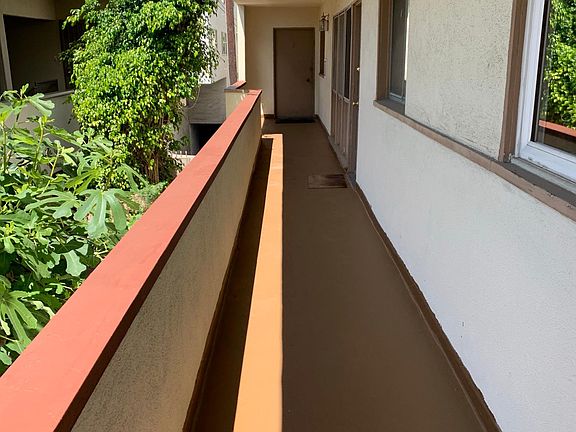 3rd image of 337 S Rexford Dr APT 7