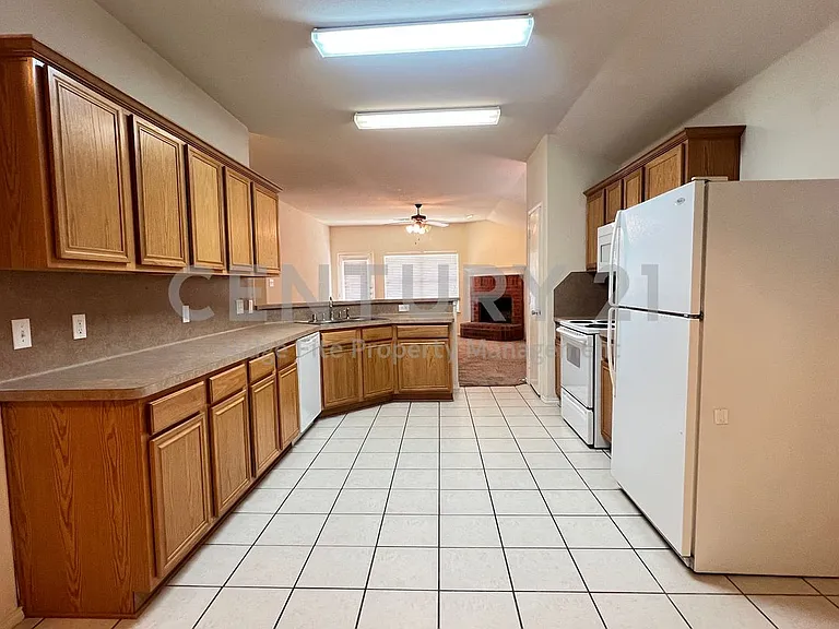 2049 Helmoken Falls Dr — Photo 6