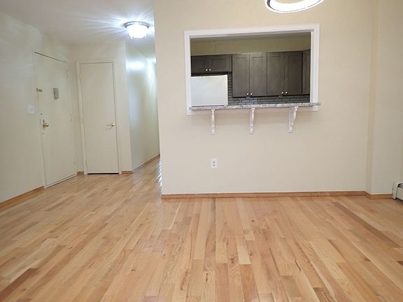 4th image of 442 Carlton Ave #2