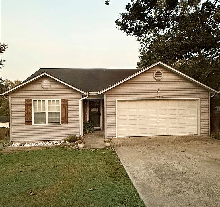 1st image of 1008 Lilly St