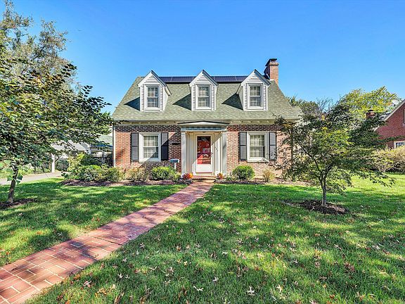2nd image of 323 Roanoke Blvd