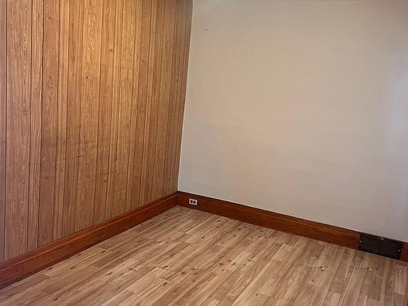 2nd image of 439 26th St Floor 1