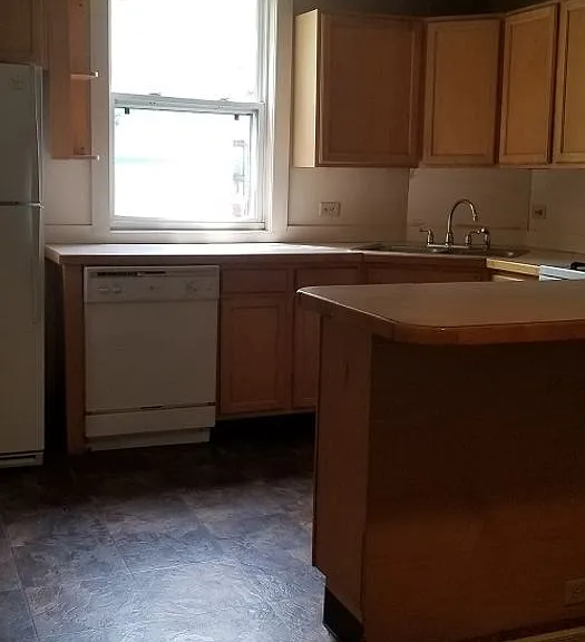218 Whedbee St — Photo 3