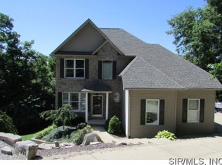 3113 Illini Trl, Godfrey, IL 62035