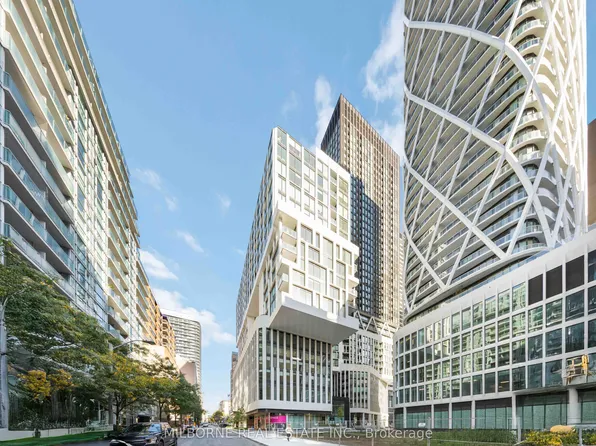 121 Saint Patrick St #1216, Toronto, ON M5T 0B8