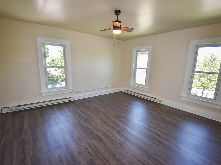 155 N Fairview St — Photo 32
