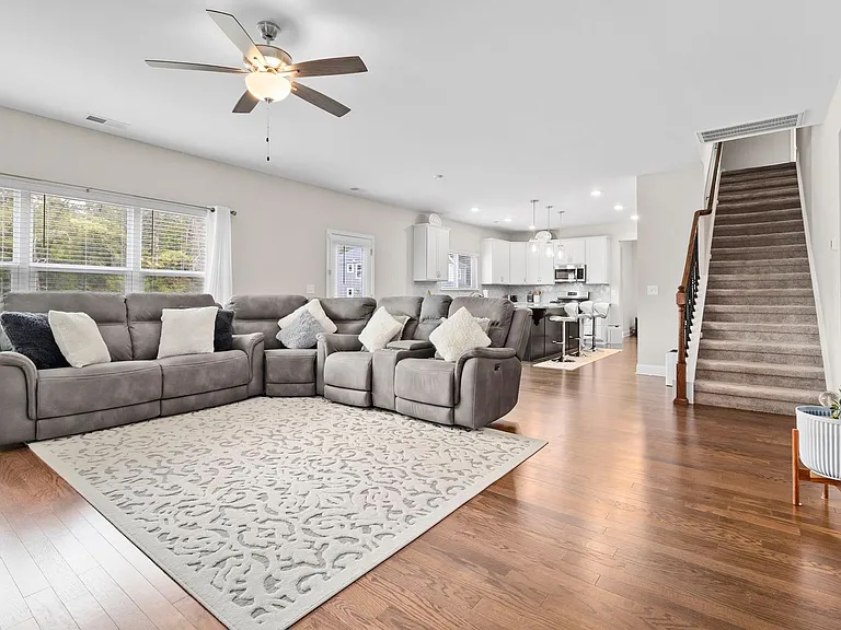 6508 Satjanon Dr — Photo 13