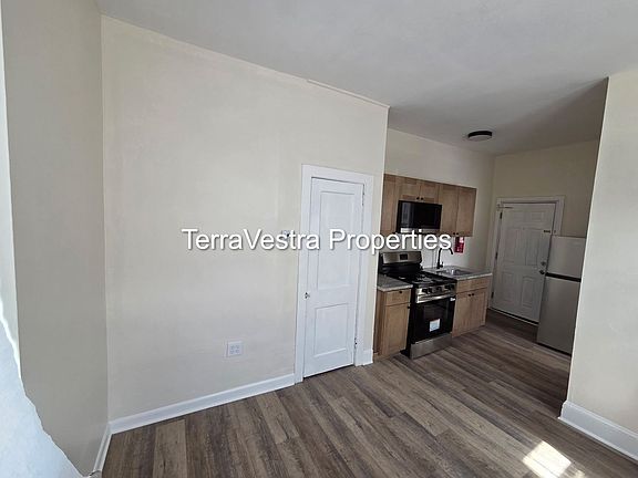 4th image of 35 S Sussex St APT 1