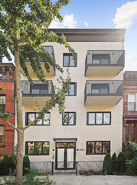 1st image of 654 Jefferson Ave #3A