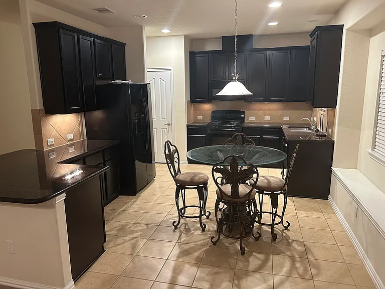 4314 Payton Manor Ln — Photo 12