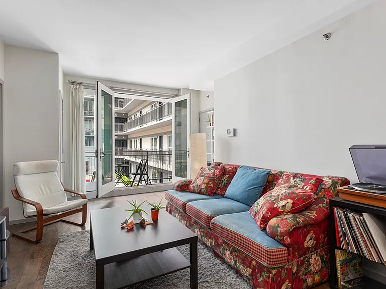 40 N 4th St #2W — Photo 1