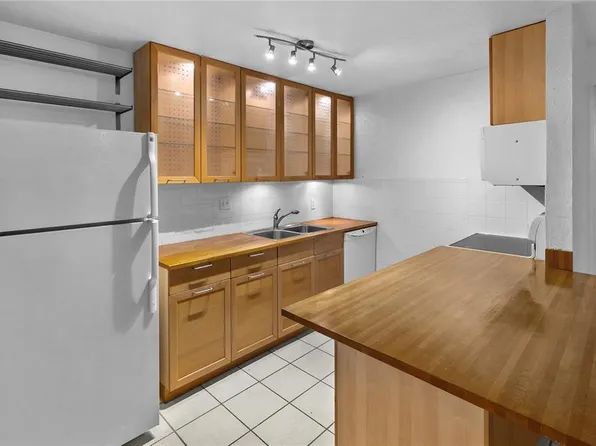 1015 SW 9th St APT D2, Gainesville, FL 32601