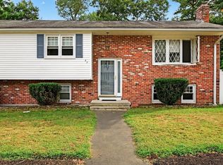 27 High St, Bellingham, MA 02019