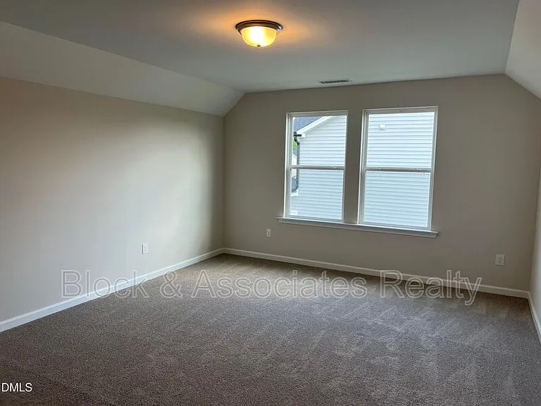 262 Streamliner Blvd — Photo 18