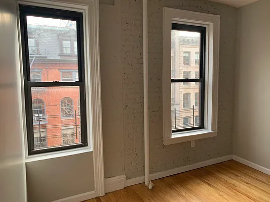 Rented by Salon Realty Corp | media 2