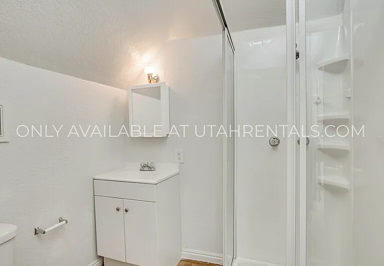 1032 S Jeremy St — Photo 5