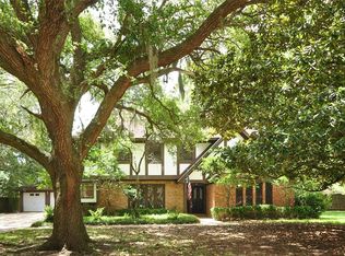 55 Yaupon Ct, Lake Jackson, TX 77566