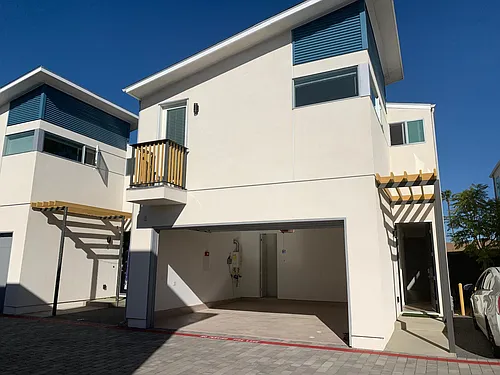 1166 Holly Ave #7 Photo 1