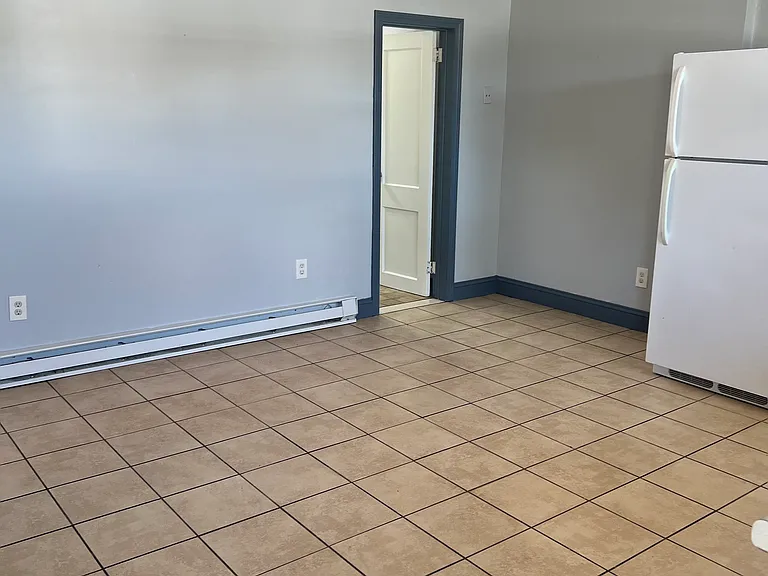 28 Salmon Dr #B — Photo 10