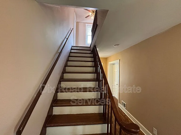502 N Dick Ave — Photo 7