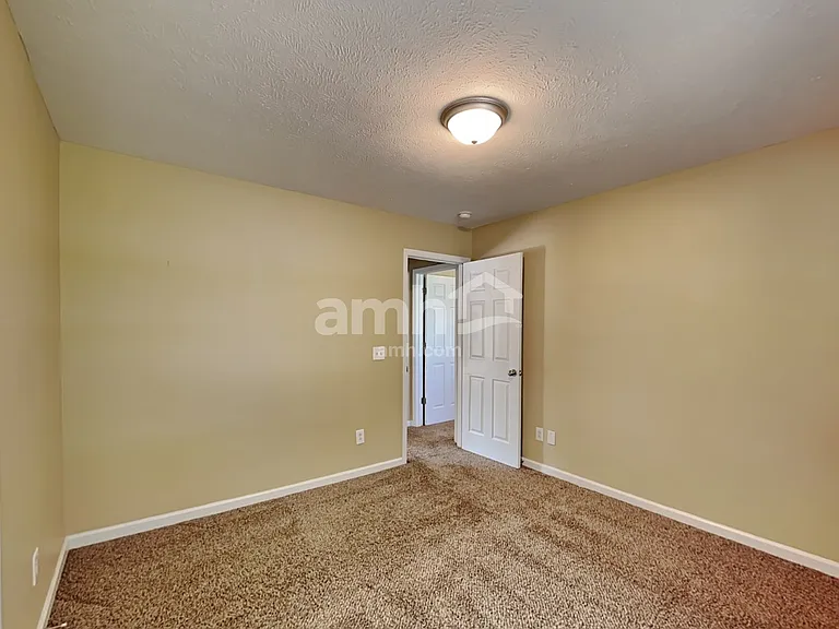 115 Crenshaw Dr — Photo 19
