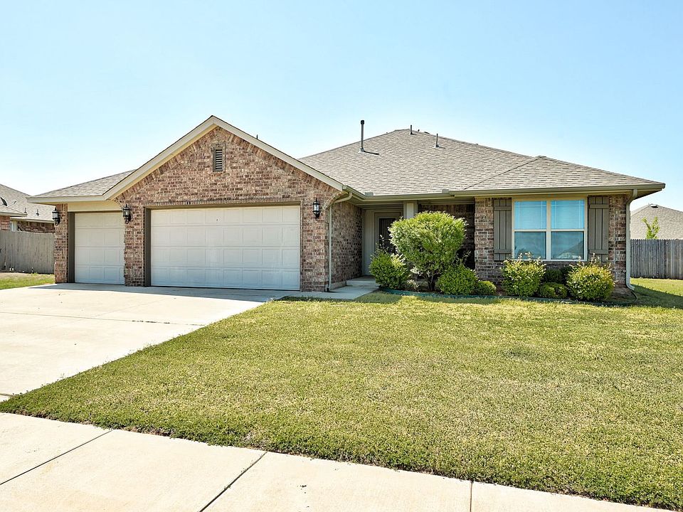 1st image of 915 Lazywood Dr