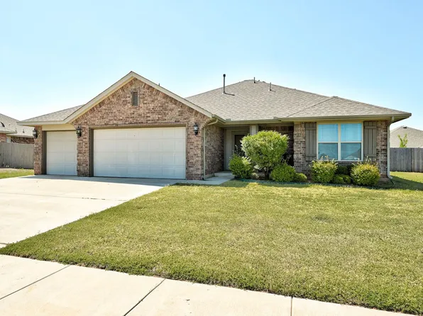 915 Lazywood Dr, Chickasha, OK 73018