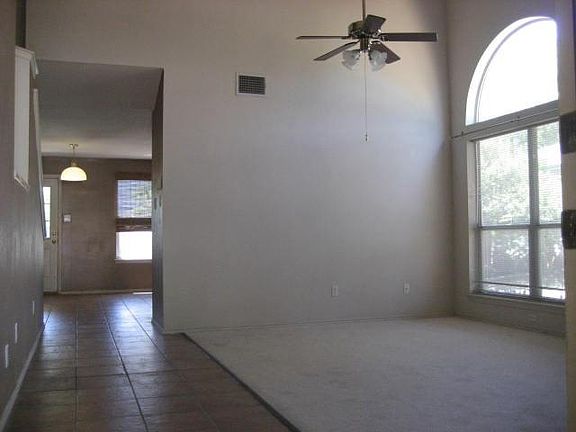 2nd image of 1010 Reynaldo St
