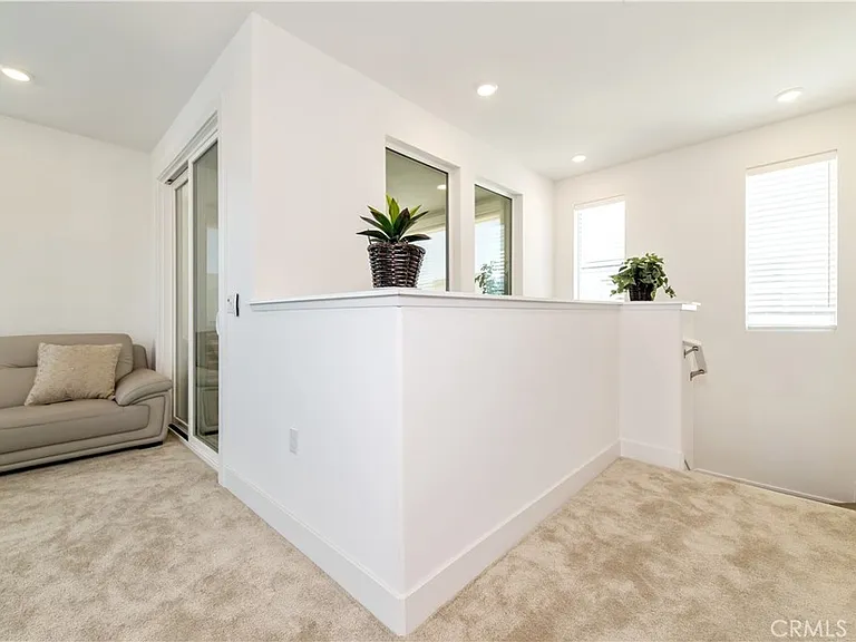 243 Yerba — Photo 27
