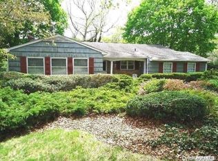 30 Essex Dr, Coram, NY