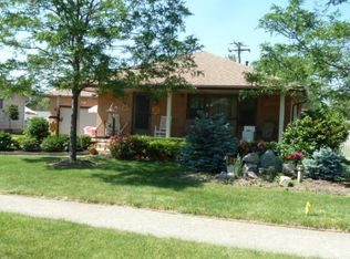 36 Cardinal Ln, West Seneca, NY 14224