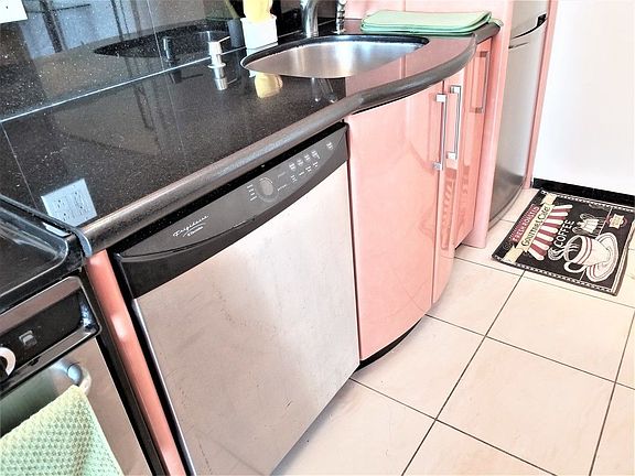 3rd image of 2932 W 5th St APT 23