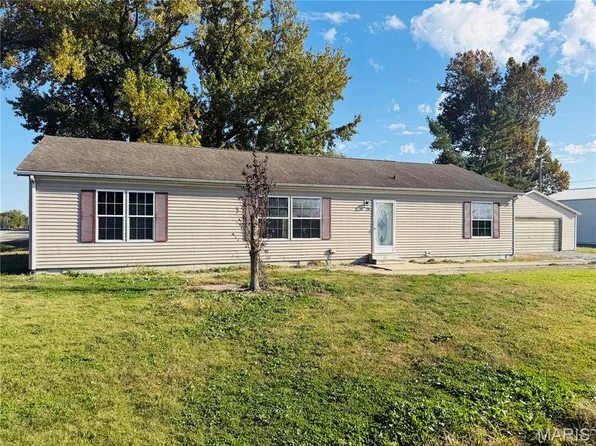 134 S Main St, Addieville, IL 62214