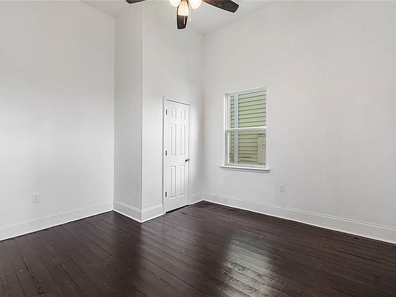 4th image of 1337 Touro St