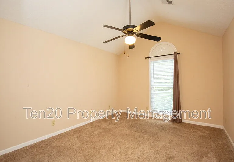 11 Leah Ct — Photo 5
