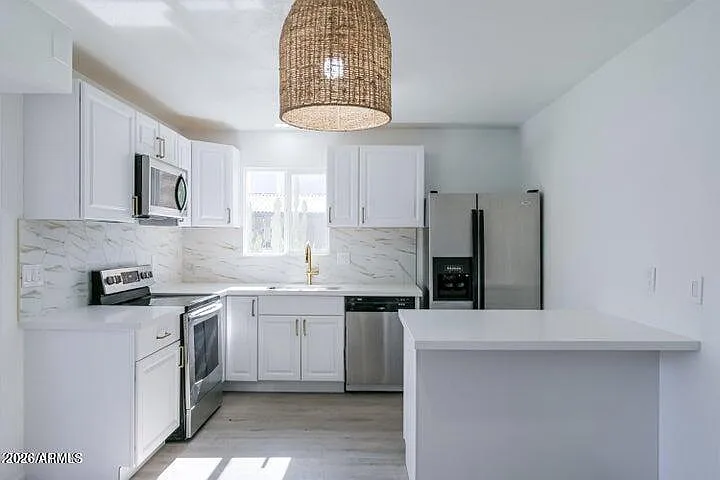 2 bed, 1.0 bath, 960 sqft, $2,000 — Photo 4