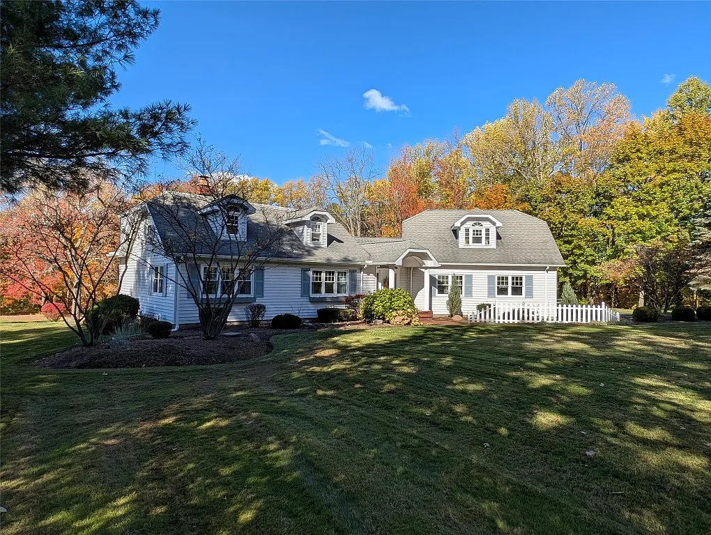 2348 Edinboro Rd photo 1