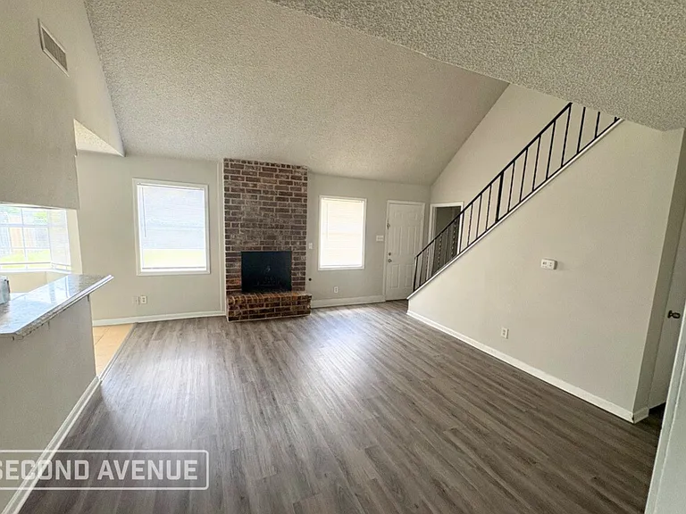 10122 Sagedowne Ln — Photo 2
