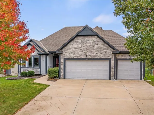 21007 W 60th Ter, Shawnee, KS 66218